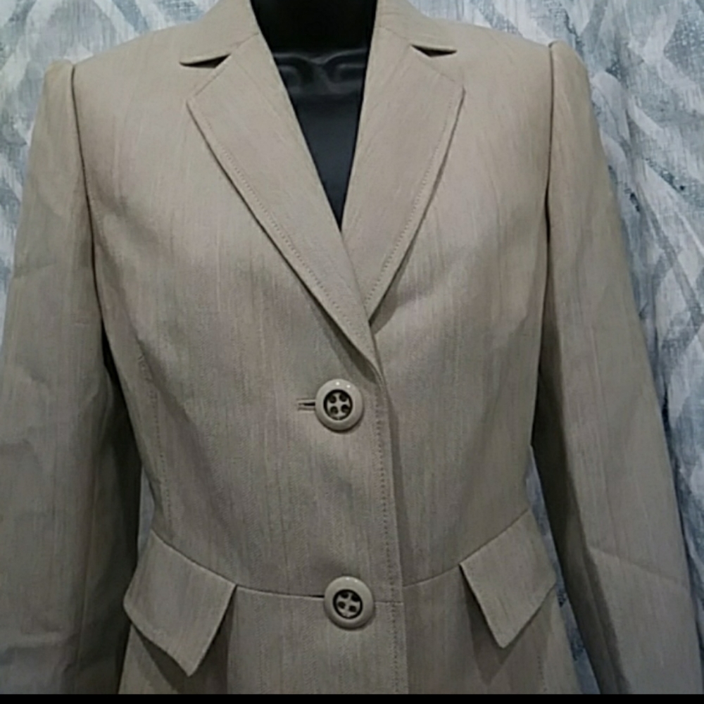 Tahari. Blazer Womens Size 4 Biege - Picture 4 of 7